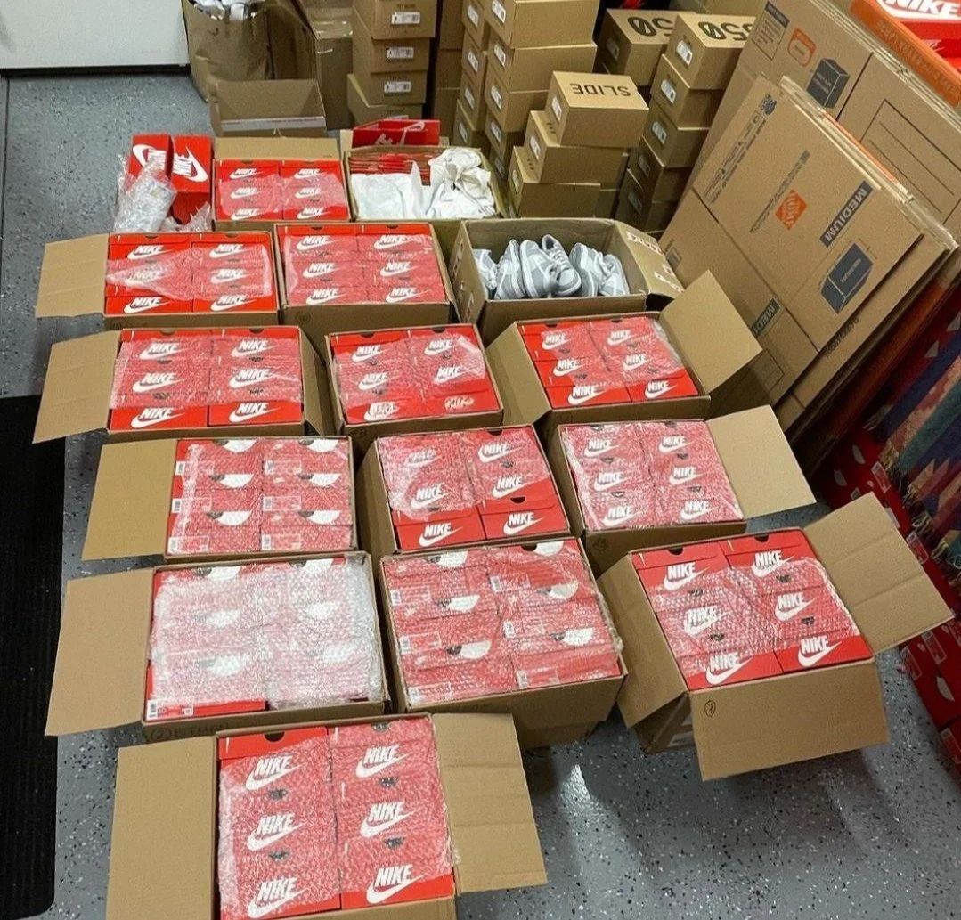 43889 Nike Shoes Pallet Liquidation Sale | Bulk Nike Sneakers for Resale - Image 1